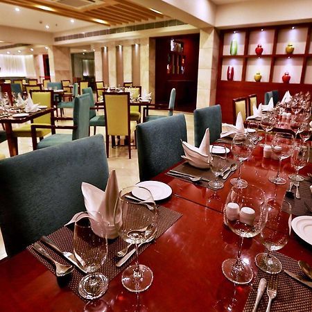 金色郁金香瓦桑达拉酒店 加济阿巴德 外观 照片